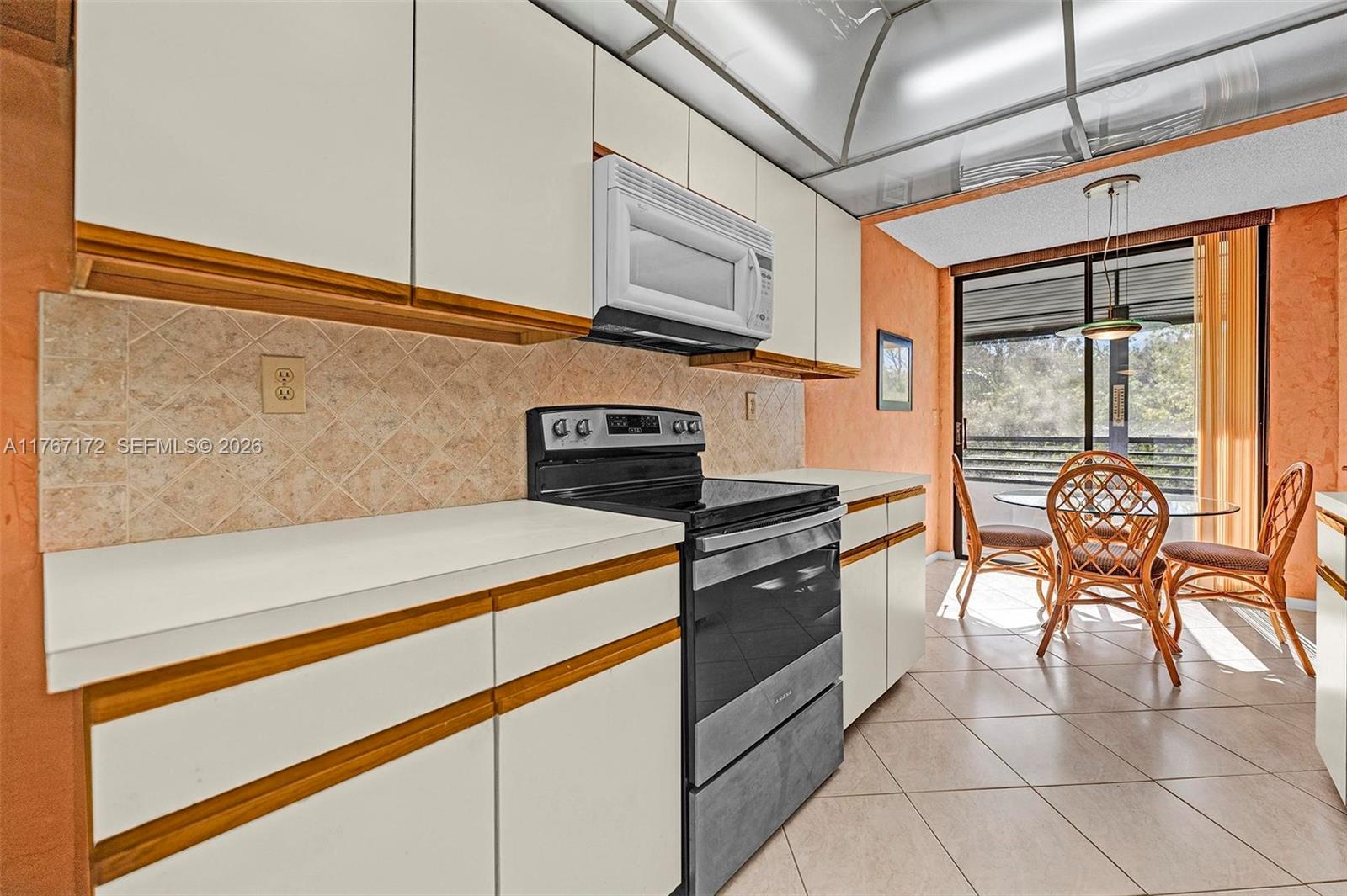 SHERIDAN BY THE BEACH CON - Residential