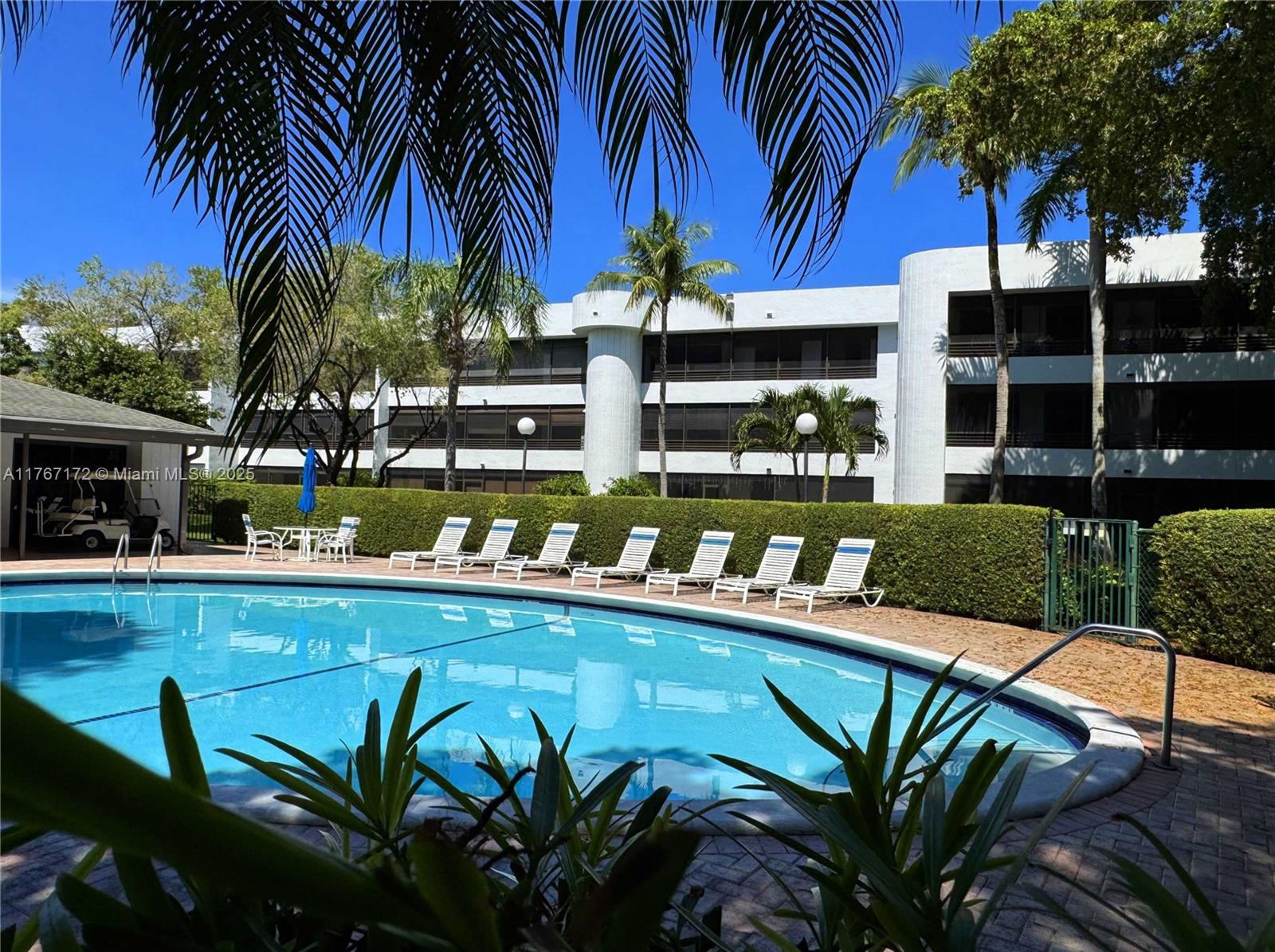 SHERIDAN BY THE BEACH CON - Residential