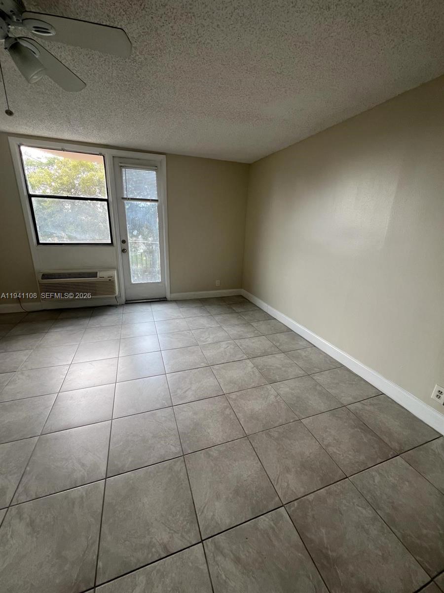 2701 Riverside Dr 308-B