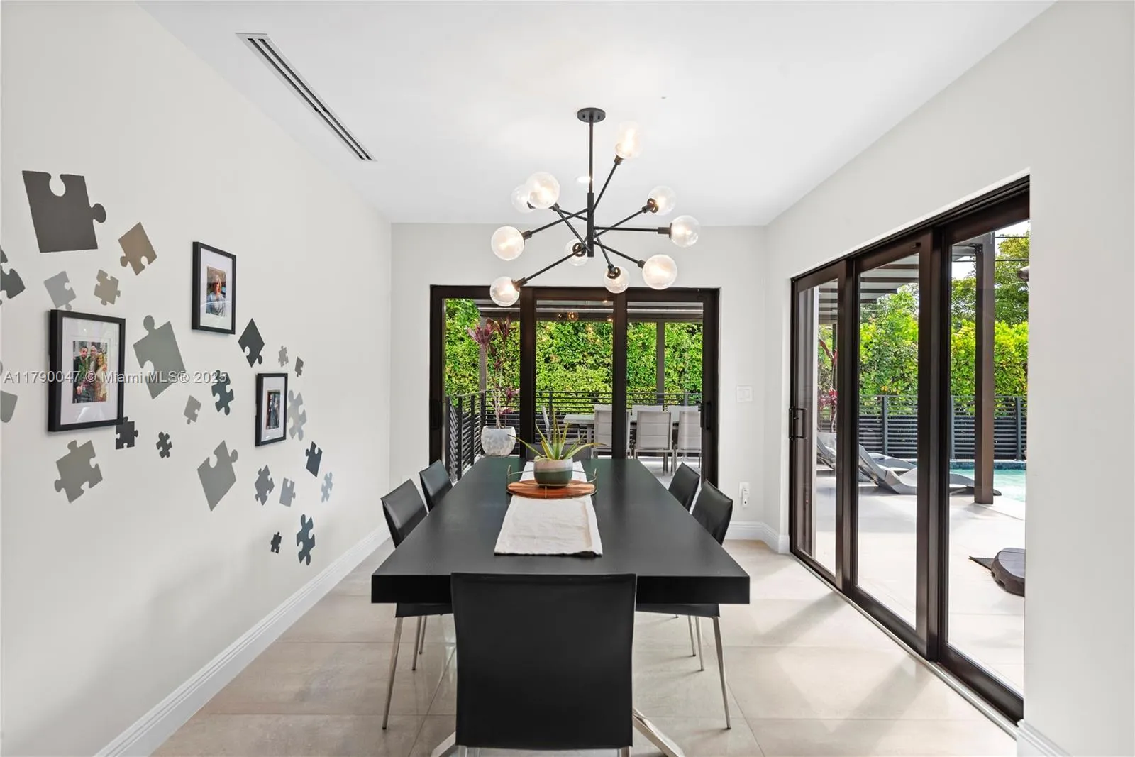 Coral Gables, Florida 33146, United States, 3 Bedrooms Bedrooms, ,3 BathroomsBathrooms,Residential,Pending,115316