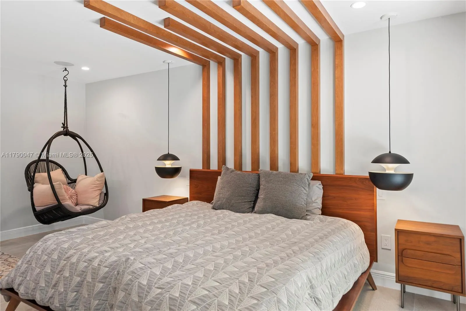 Coral Gables, Florida 33146, United States, 3 Bedrooms Bedrooms, ,3 BathroomsBathrooms,Residential,Pending,115316