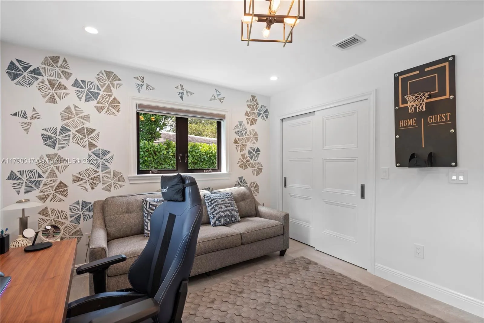 Coral Gables, Florida 33146, United States, 3 Bedrooms Bedrooms, ,3 BathroomsBathrooms,Residential,Pending,115316