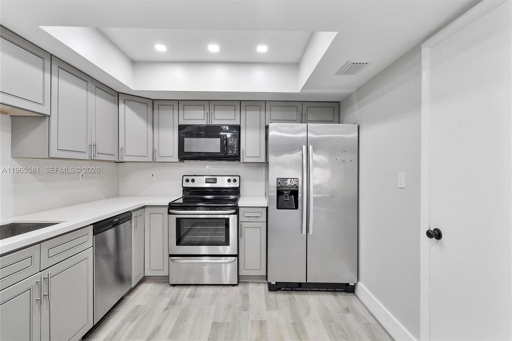 Photo of 48 Matador Ln #5-23, Davie, FL 33324 (MLS # A11965581)