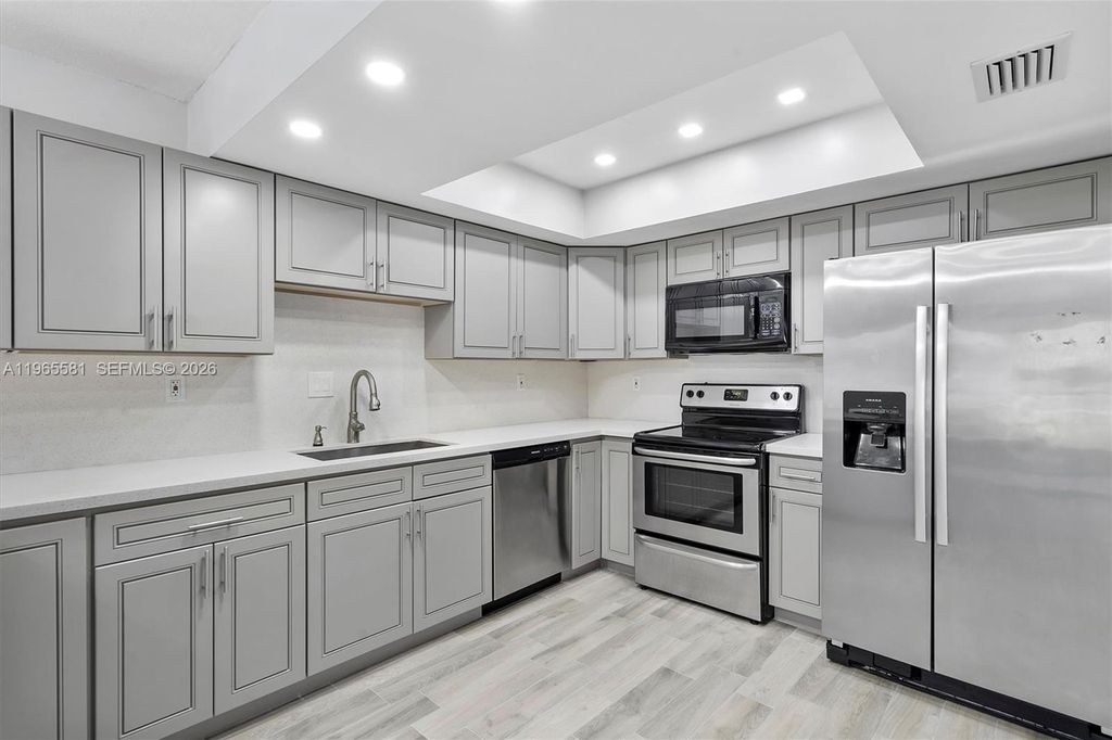 Photo of 48 Matador Ln #5-23, Davie, FL 33324 (MLS # A11965581)