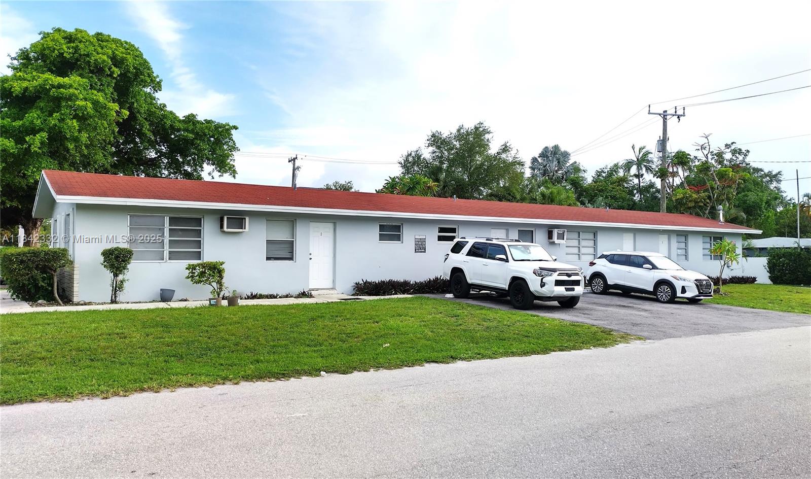Introducing a prime income-producing investment property strategically located in the heart of Fort Lauderdale. This fully updated building features 3 units boasting modern finishes, SS Appliances, thoughtful Renovations/Improvements: Repaved parking areas and driveways, updated electrical meters, cosmetic upgrades, separate water meters—this property is as efficient as it is appealing. FULLY RENTED. Outstanding Location: Minutes from FLL airport, pristine beaches, downtown, Las Olas District, and access to the cruise lines. Walking distance to Whole Foods, Publix, restaurants & gyms. Property offered as part of an attractive package with the adjacent 4-unit building, 1905.
Schedule your private tour today and secure your foothold in one of Fort Lauderdale's most desirable neighborhoods.