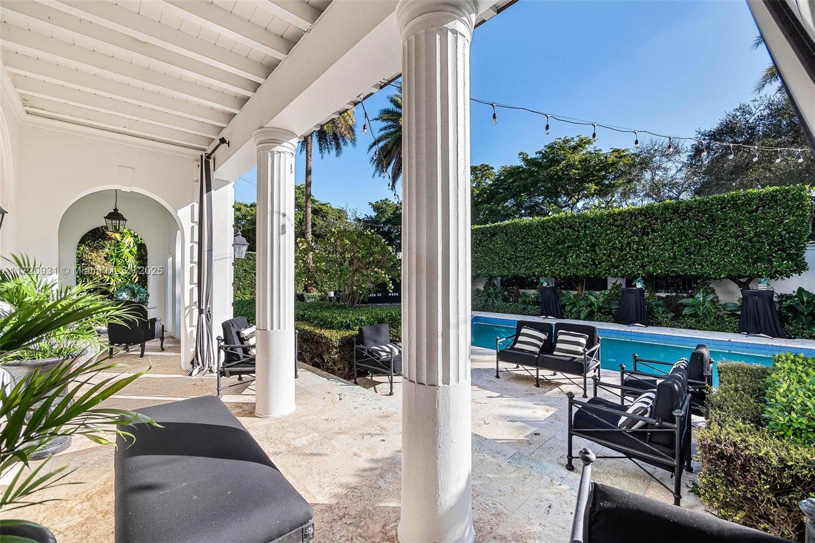 CORAL GABLES RIVIERA SEC - Residential
