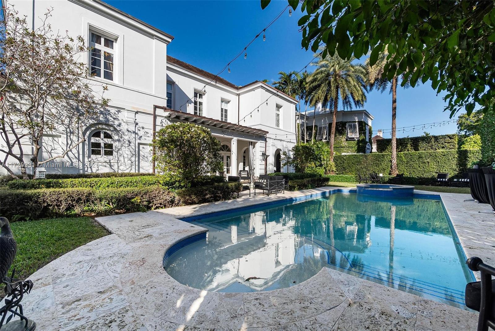 CORAL GABLES RIVIERA SEC - Residential