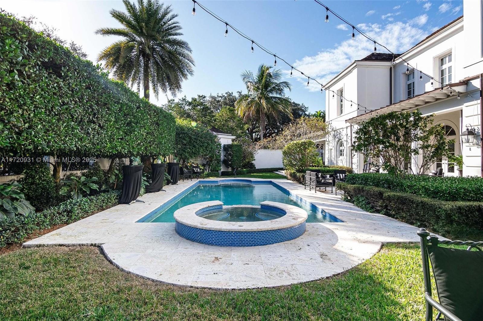CORAL GABLES RIVIERA SEC - Residential