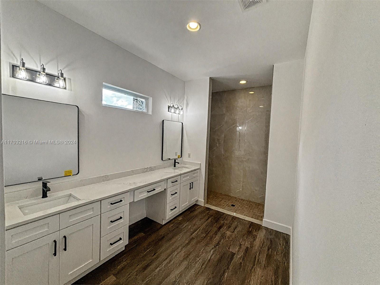PORT MALABAR - Residential Lease