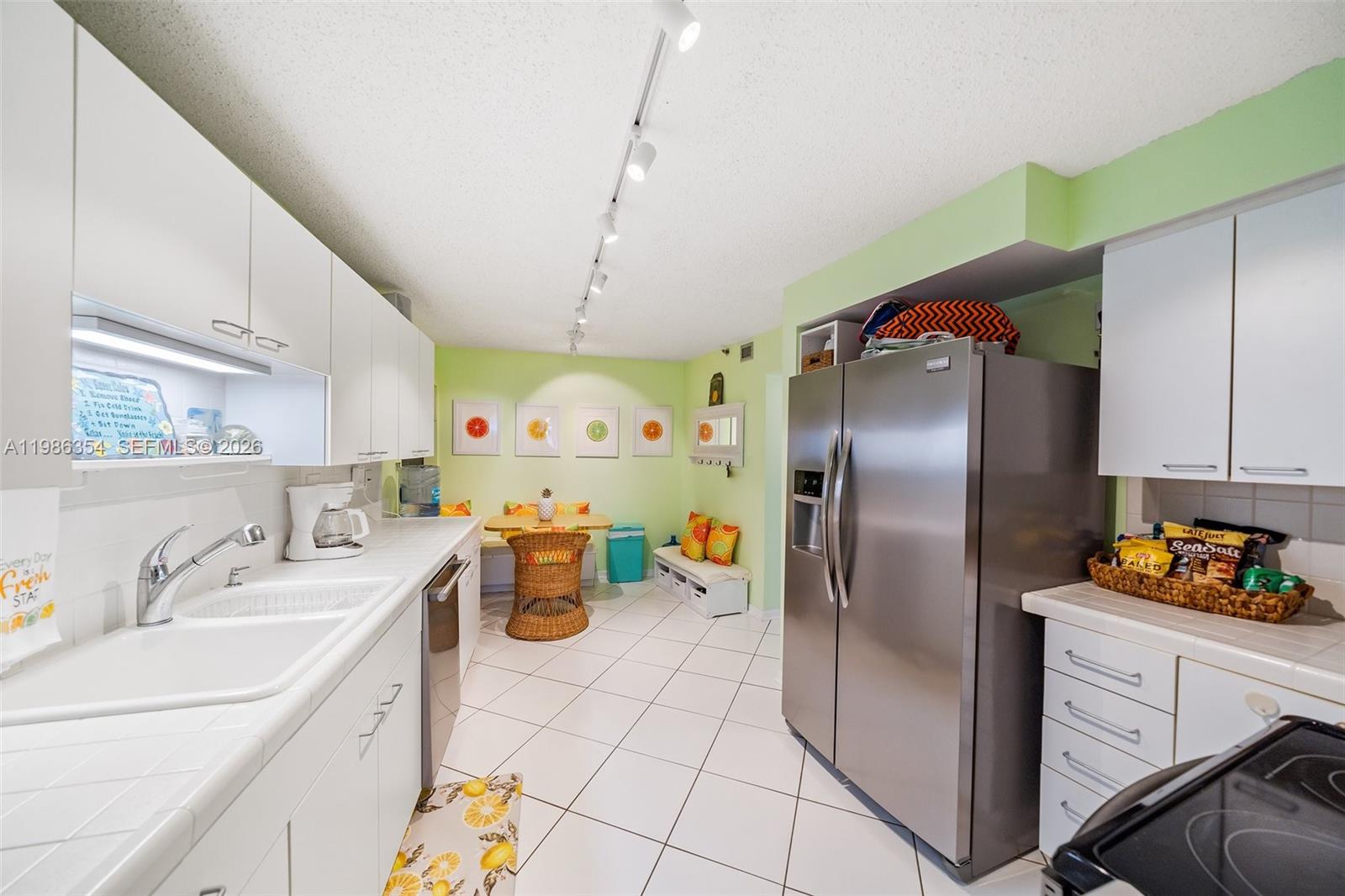 AVALON BEACH CLUB, A COND - Residential Lease