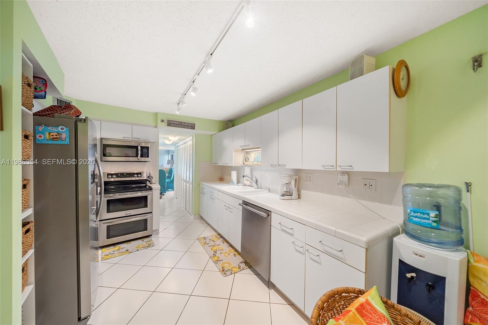 AVALON BEACH CLUB, A COND - Residential Lease