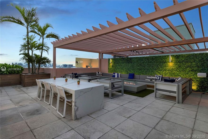 Stunning South Beach corner PH with spectacular city views, wood floors, marble bath, built in dining area, open kitchen with Italian cabinets, appliances and granite tops. Full service, pet-friendly, luxury oceanfront building with 24 hour security, valet and concierge. Also includes fitness center, spa, pool, and beach services with beach attendant. Within walking distance to world class dining, shops, and fabulous South Beach!