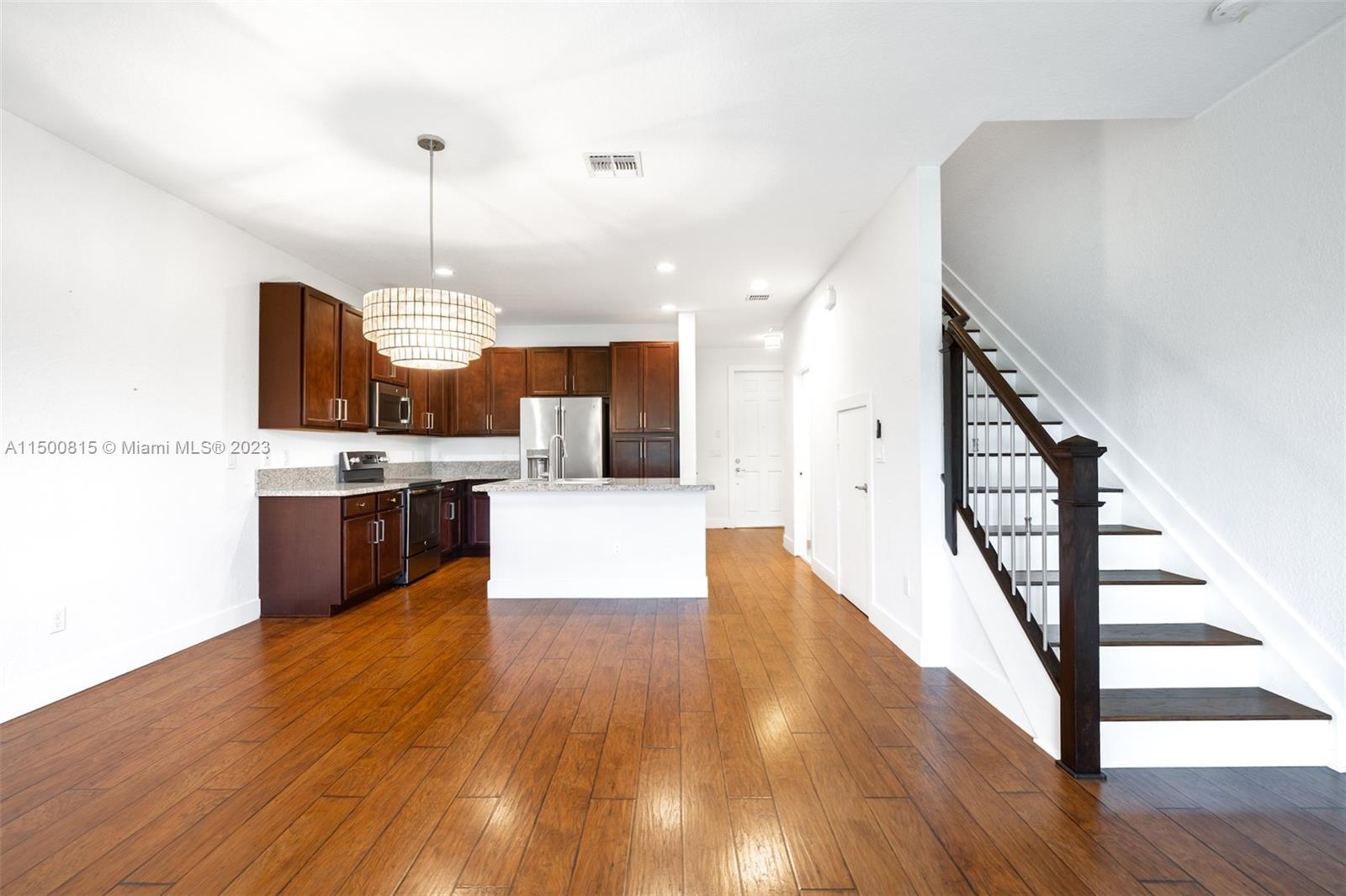 SADDLE BRIDGE - Residential