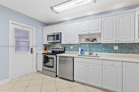 Tiny photo for 2424 NE 9th St #207, Fort Lauderdale, FL 33304 (MLS # A12032985)