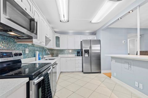 Tiny photo for 2424 NE 9th St #207, Fort Lauderdale, FL 33304 (MLS # A12032985)