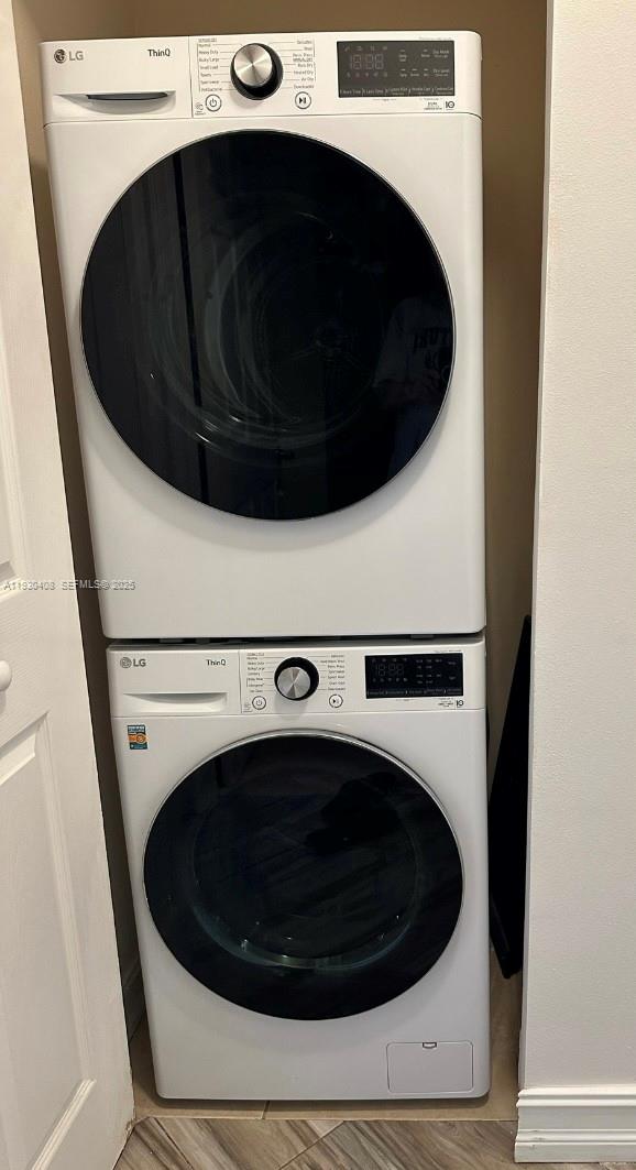 ALAQUA CONDO - Residential