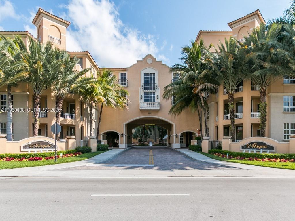 ALAQUA CONDO - Residential