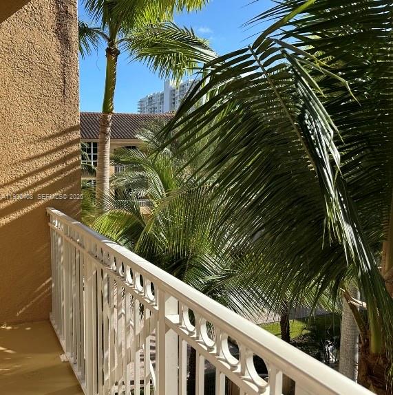 View photos, virtual tours, details... 3001 NE 185th St 418