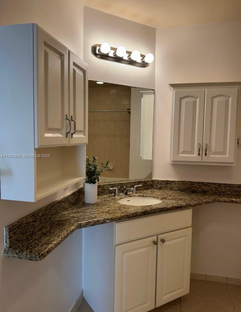 ALAQUA CONDO - Residential