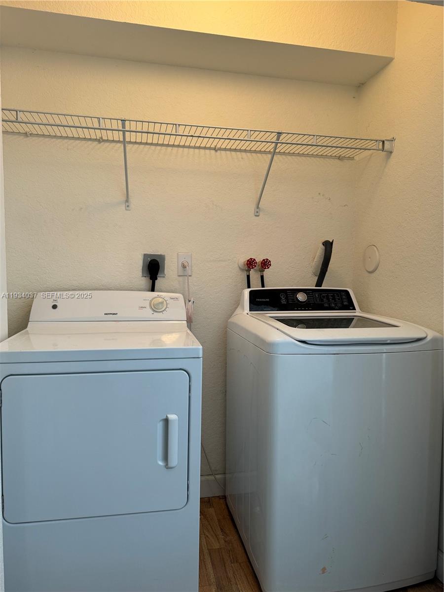 TOWNS AT SEASCAPE - Residential