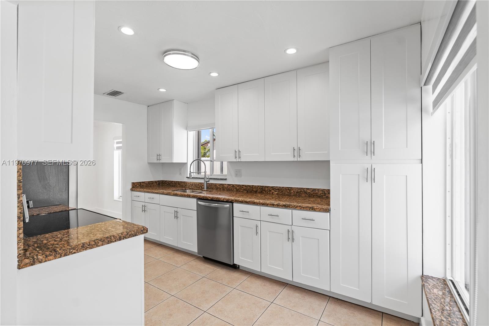 ROYALE GREEN SEC 3 - Residential