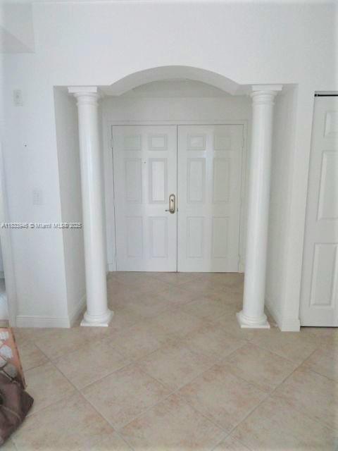9021 SW 94 ST 606