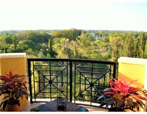 THE GRANDE CONDO - Residential