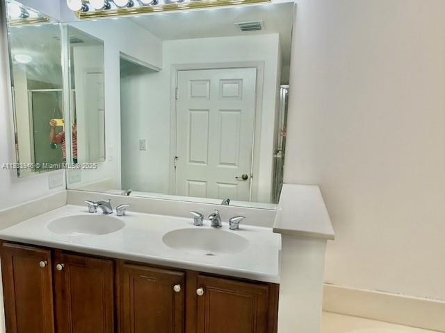 THE GRANDE CONDO - Residential