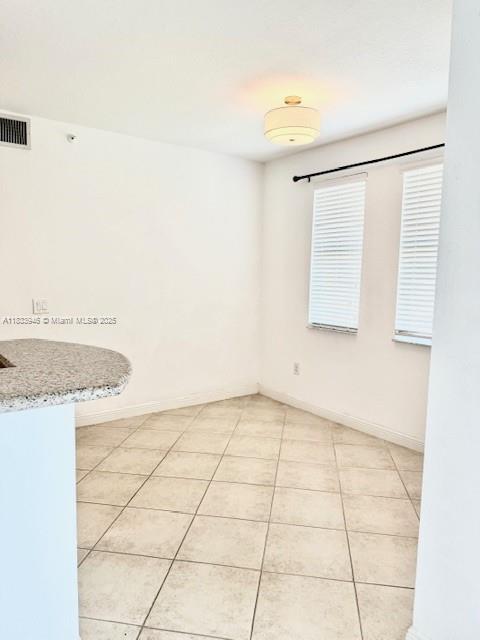 THE GRANDE CONDO - Residential