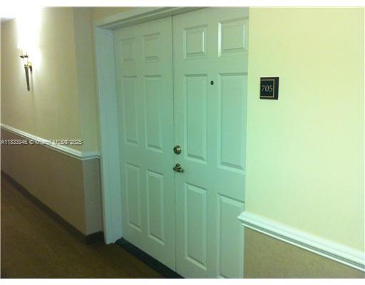 THE GRANDE CONDO - Residential