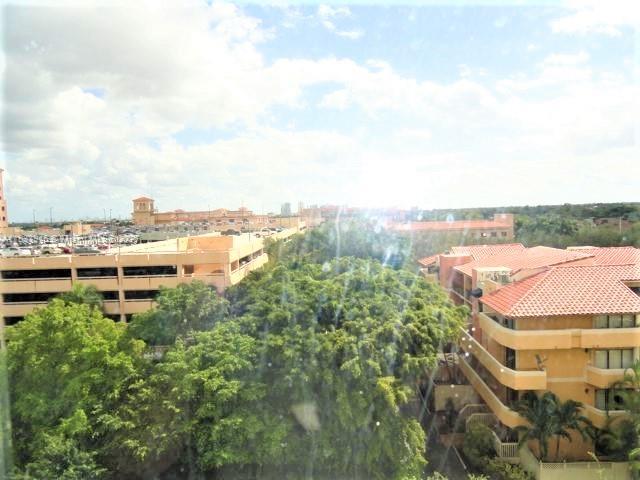 THE GRANDE CONDO - Residential