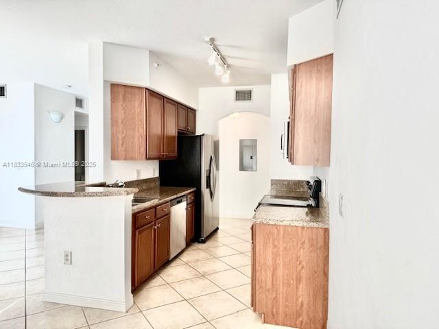 THE GRANDE CONDO - Residential