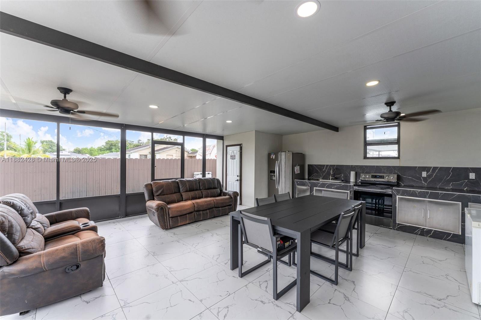 SILVER PALM PARK - Residential