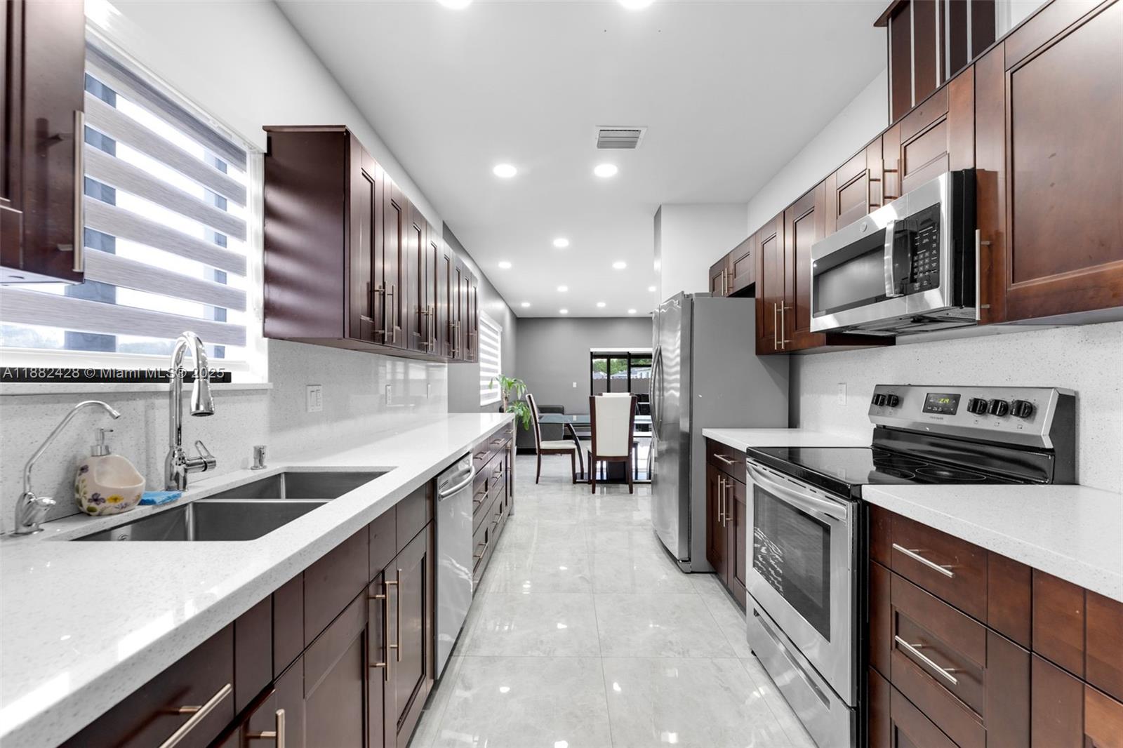 SILVER PALM PARK - Residential