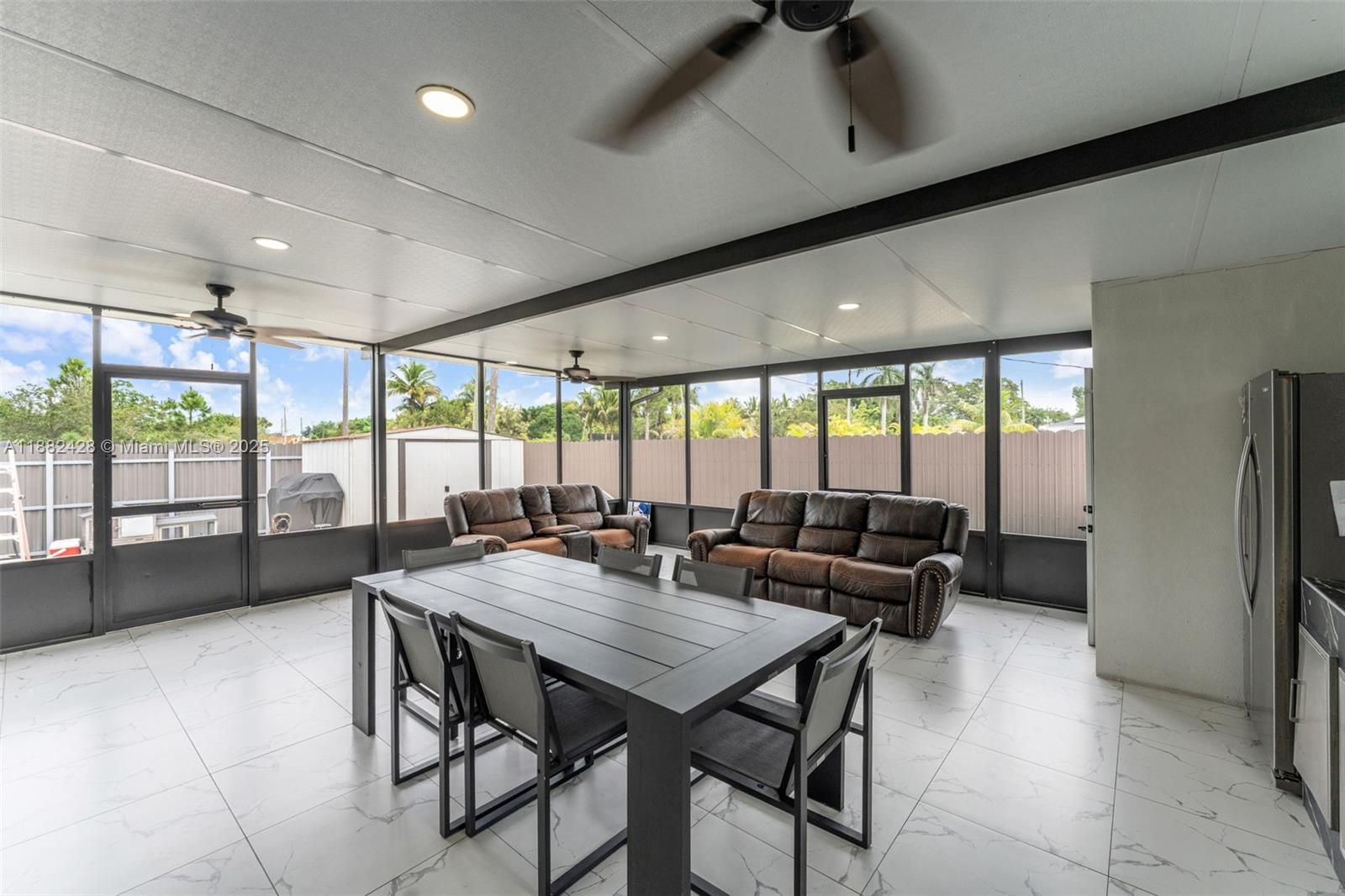 SILVER PALM PARK - Residential