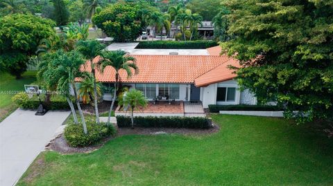 Single Family Residence in Miami FL 10981 121st St.jpg