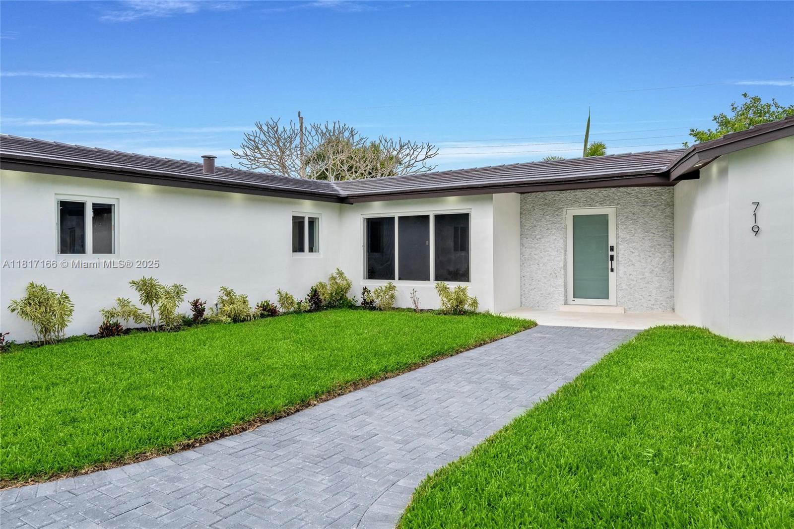 FOREST HILLS - Residential Lease