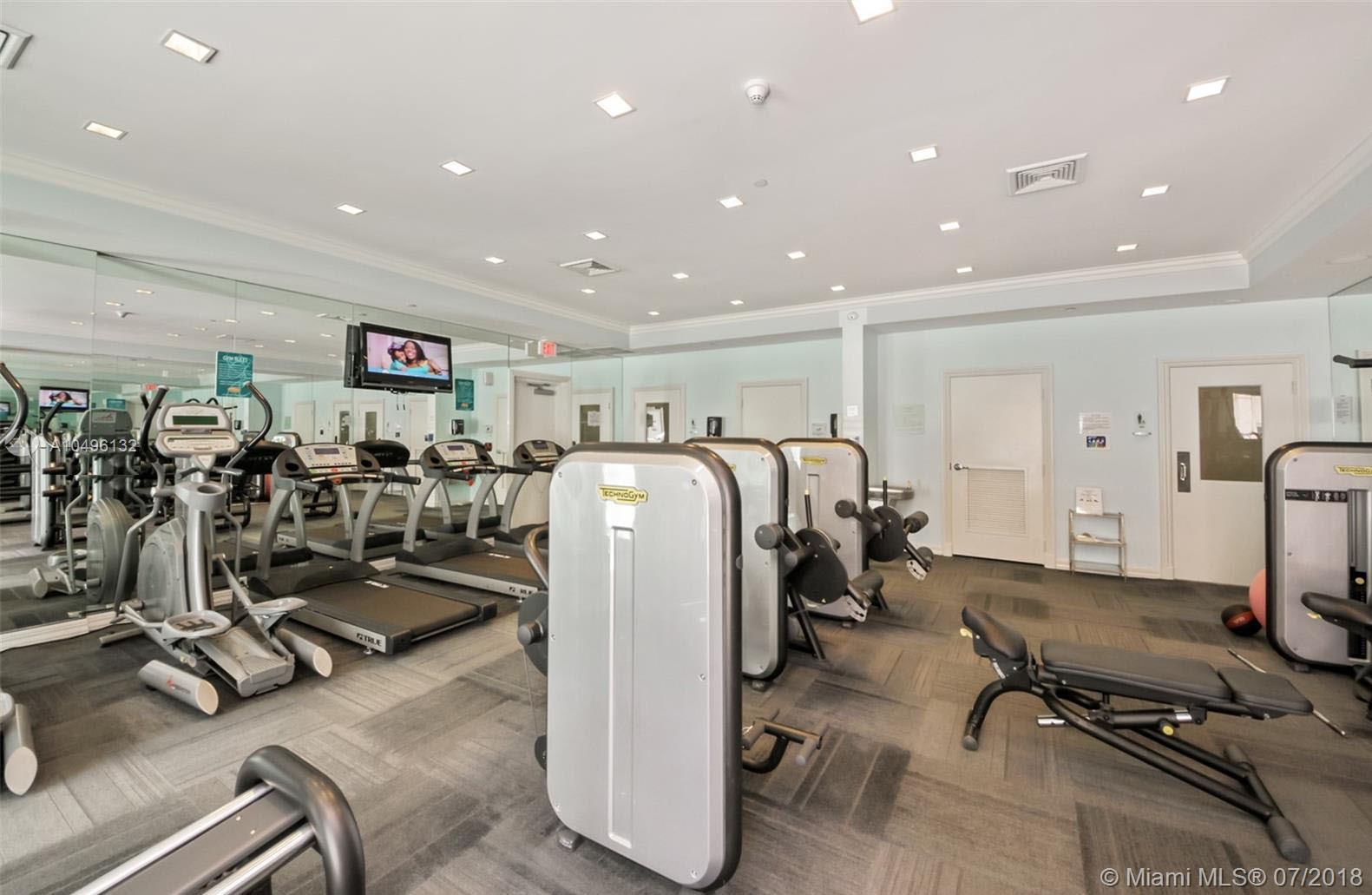 ST TROPEZ ON THE BAY II C - Residential Lease