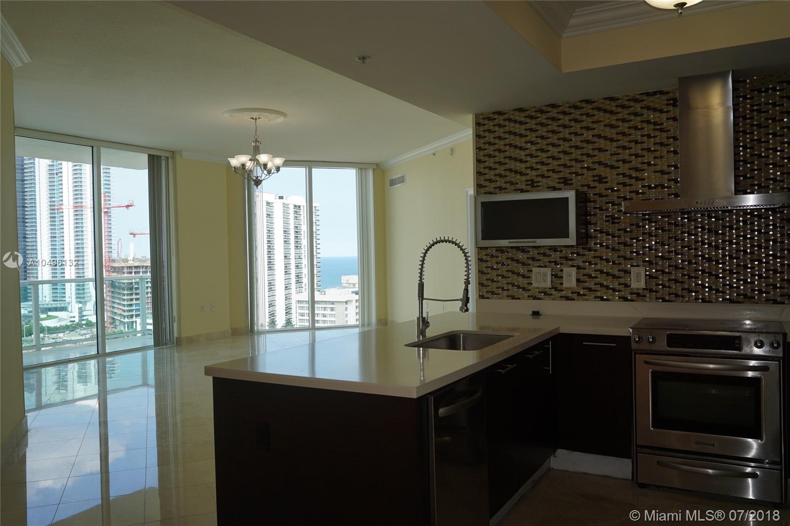 ST TROPEZ ON THE BAY II C - Residential Lease