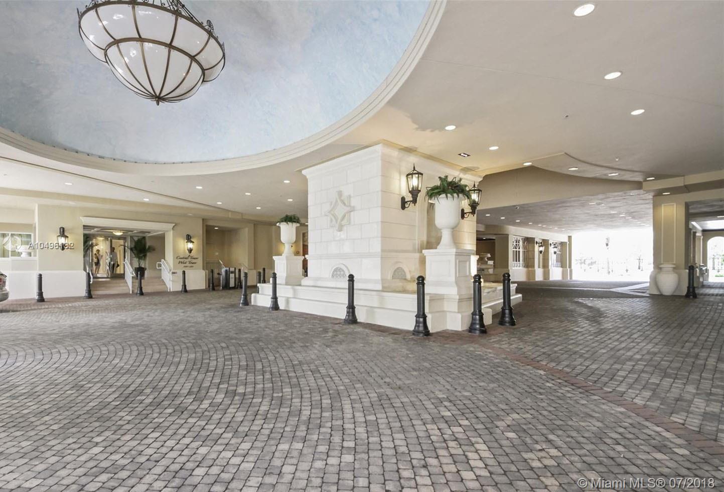 ST TROPEZ ON THE BAY II C - Residential Lease