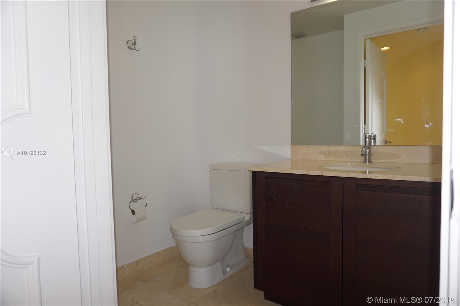 ST TROPEZ ON THE BAY II C - Residential Lease