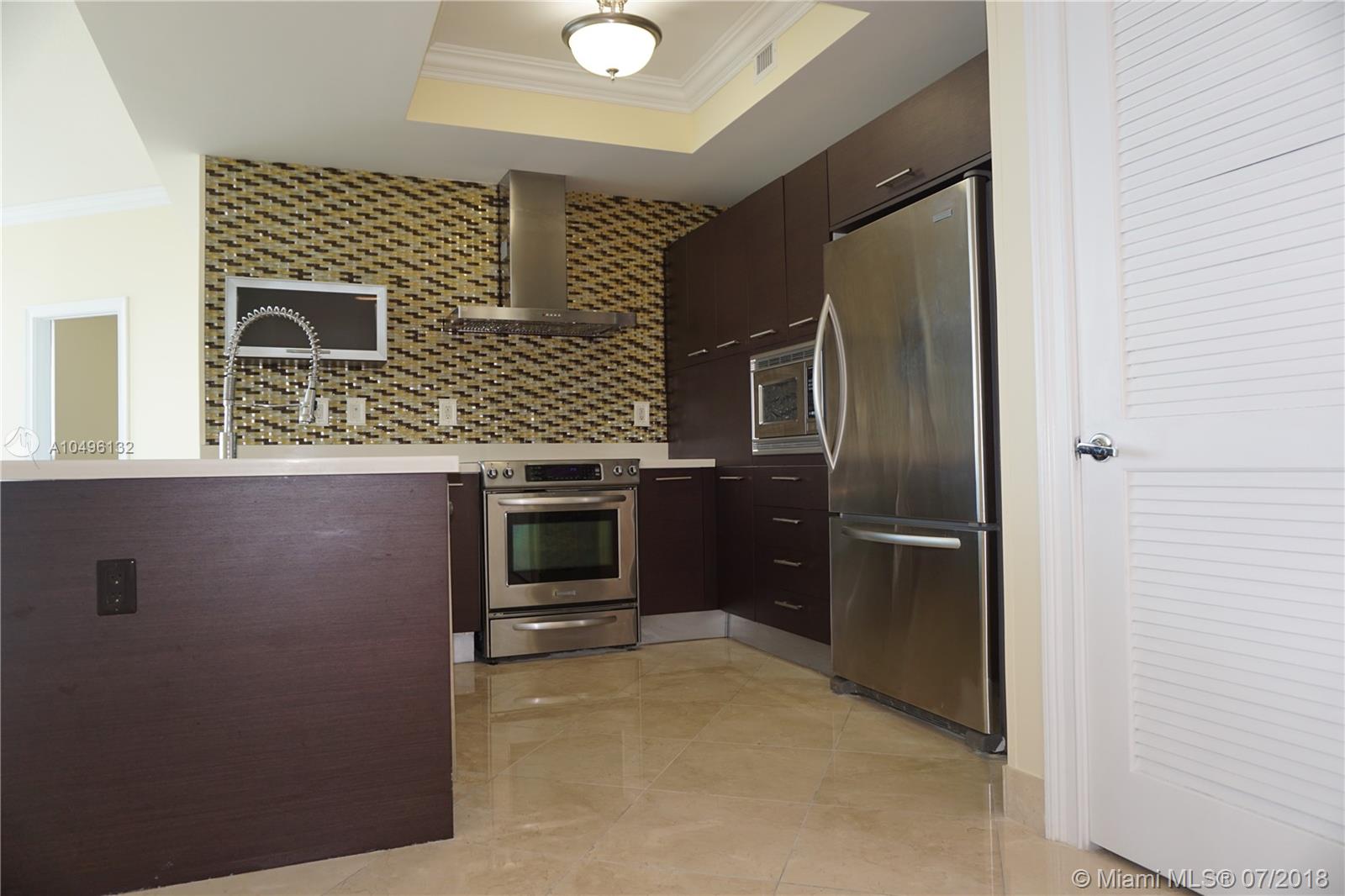 ST TROPEZ ON THE BAY II C - Residential Lease