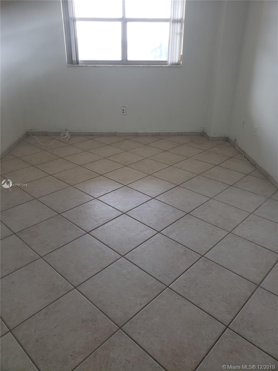 PLAZA OF WESTLAND CONDO - Residential Lease