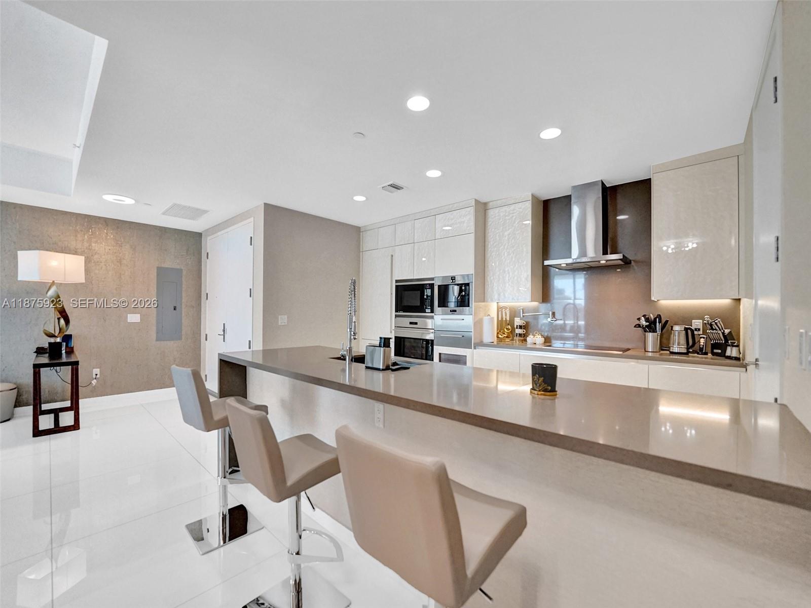 17475 Collins Ave 503