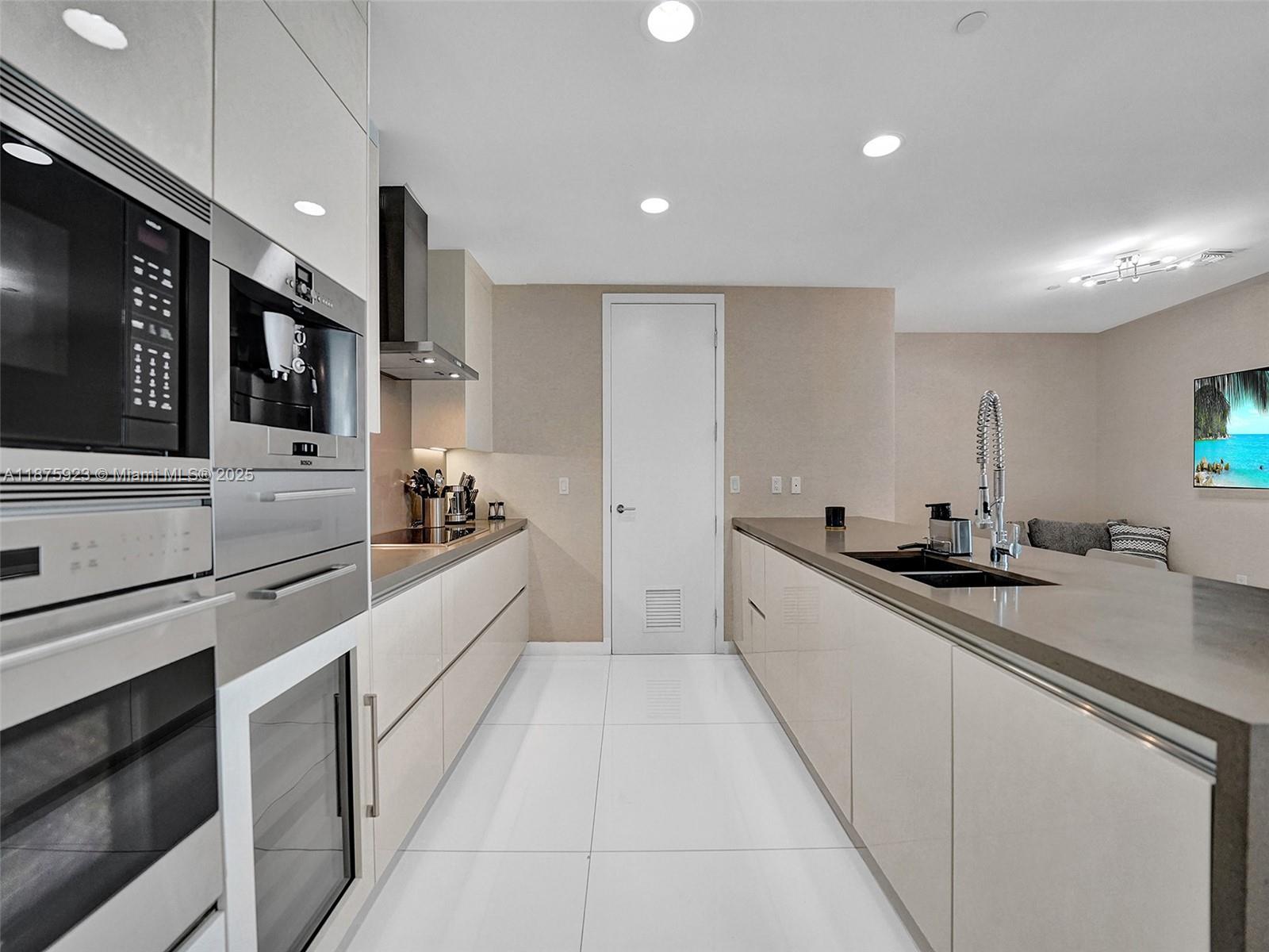 CHATEAU BEACH CONDO - Residential Lease