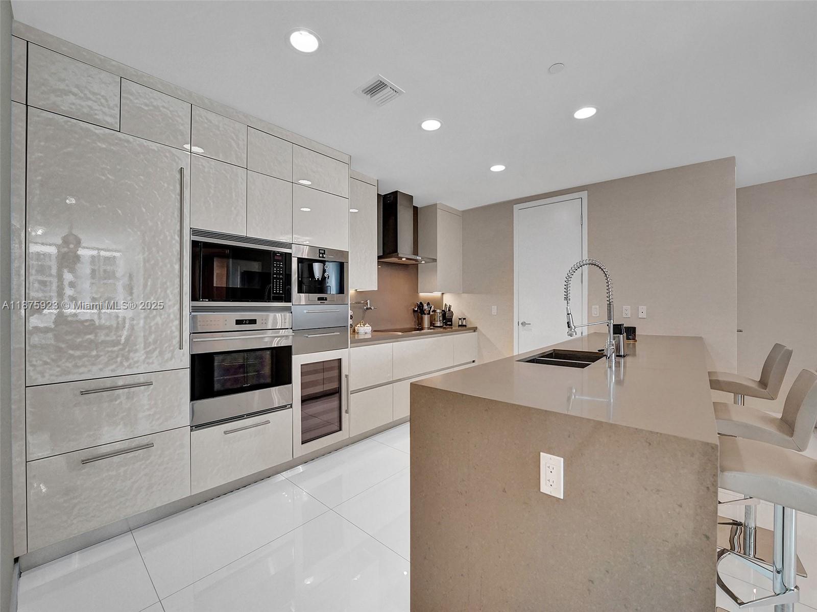 CHATEAU BEACH CONDO - Residential Lease