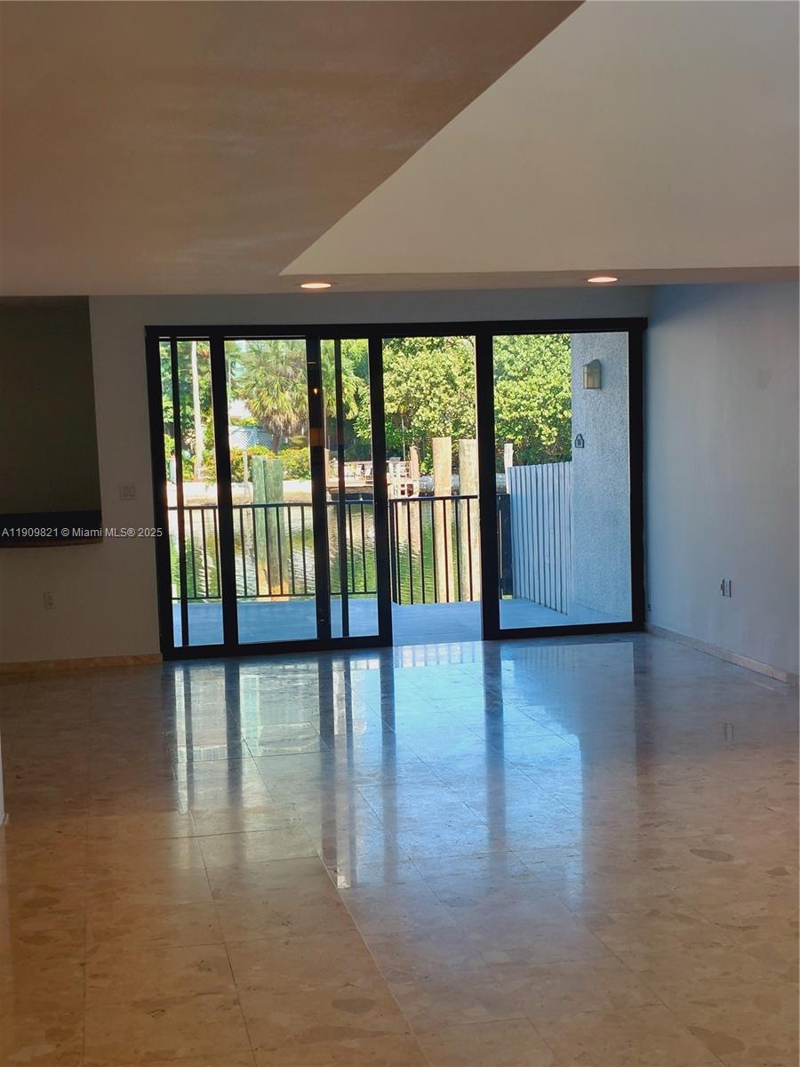 POINCIANA IS YT & RCQ CLU - Residential