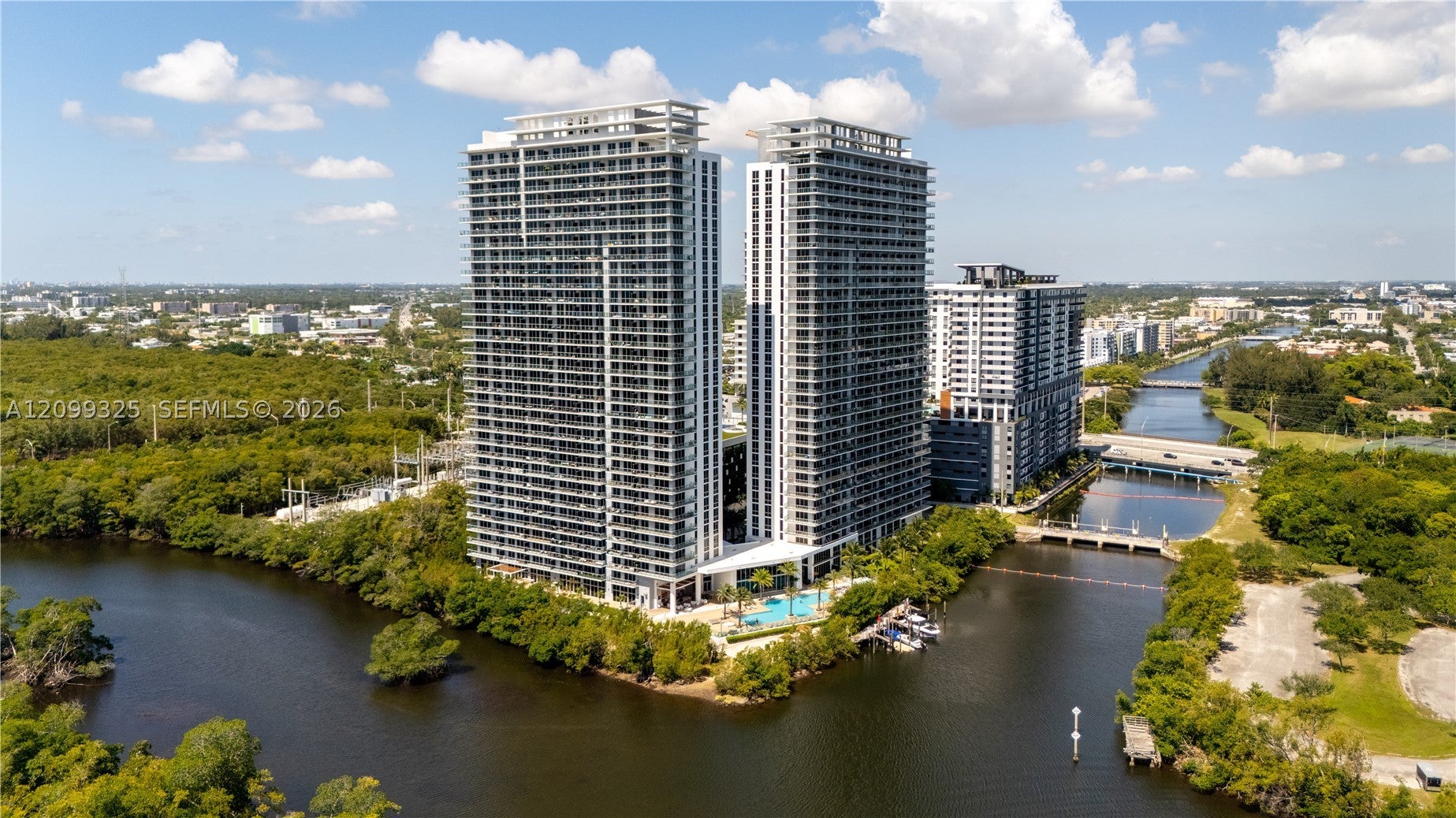 16385 Biscayne Blvd 506