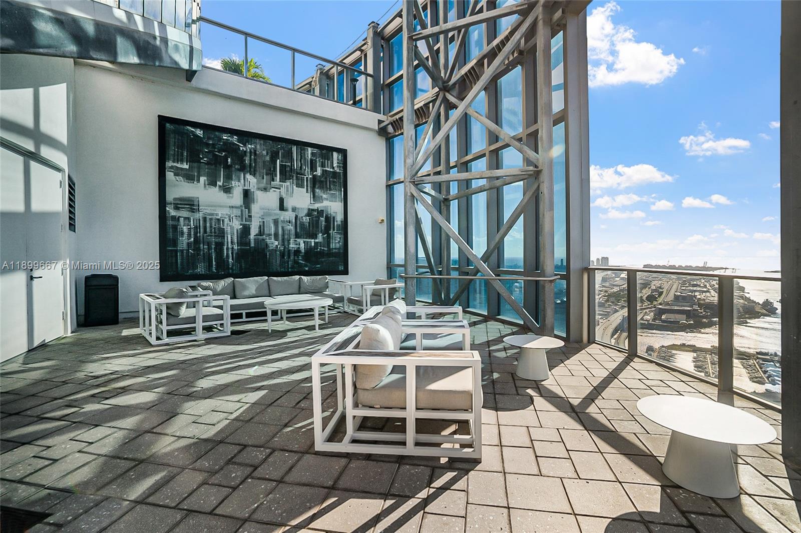 PARAMOUNT MIAMI WORLDCENT - Residential