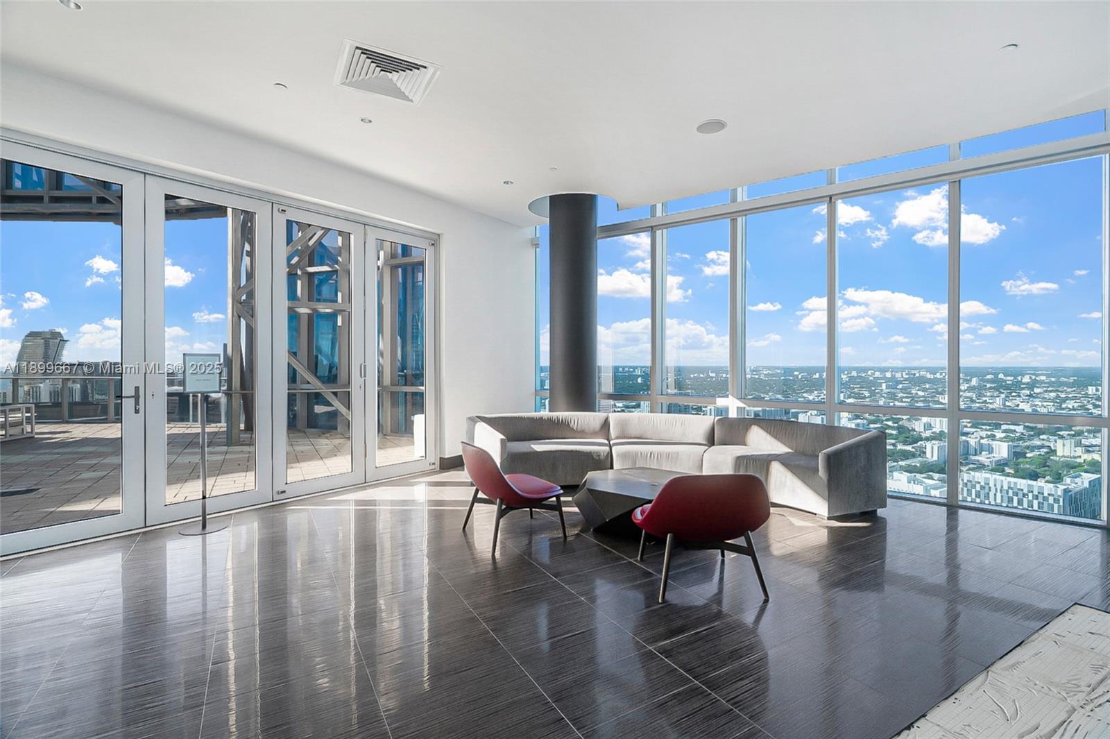 PARAMOUNT MIAMI WORLDCENT - Residential
